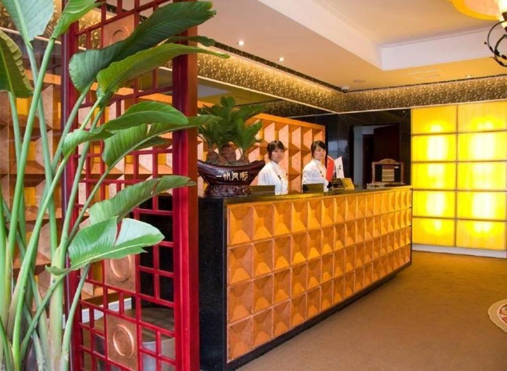 Manhattan Jinling Hotel Шанхай Экстерьер фото