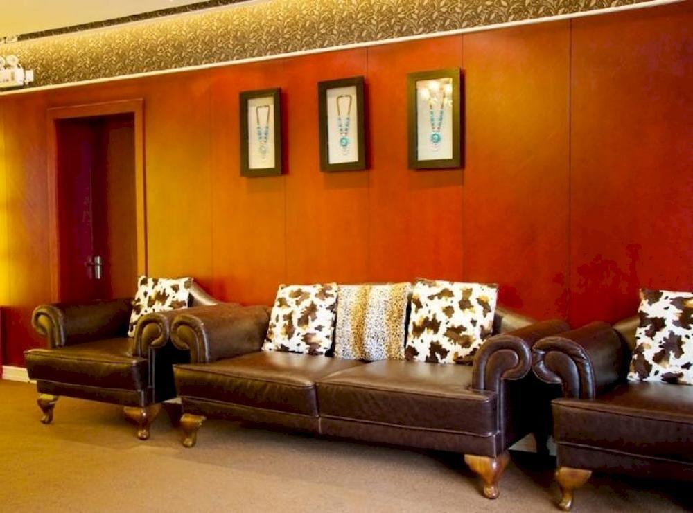 Manhattan Jinling Hotel Шанхай Экстерьер фото