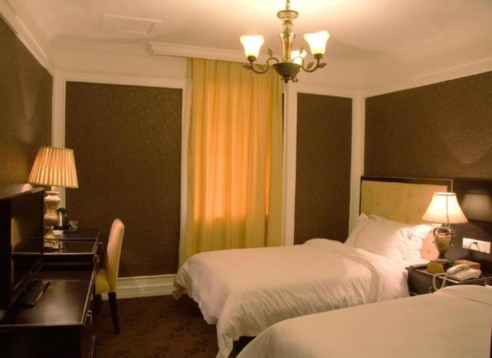 Manhattan Jinling Hotel Шанхай Экстерьер фото