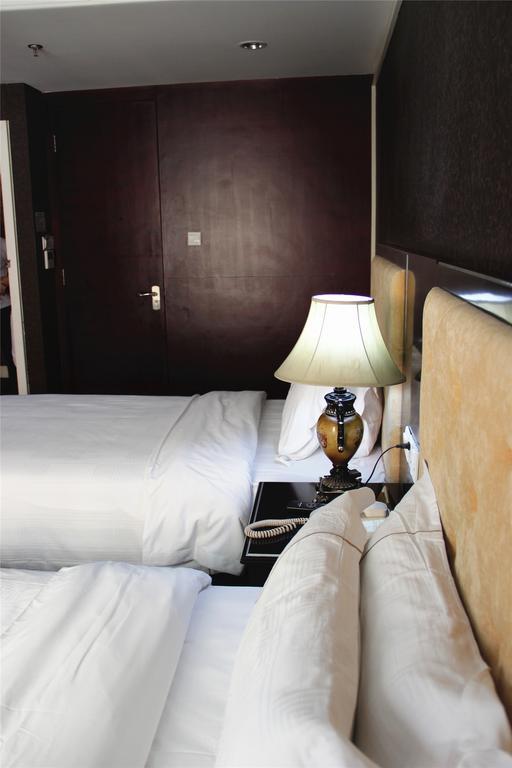 Manhattan Jinling Hotel Шанхай Номер фото